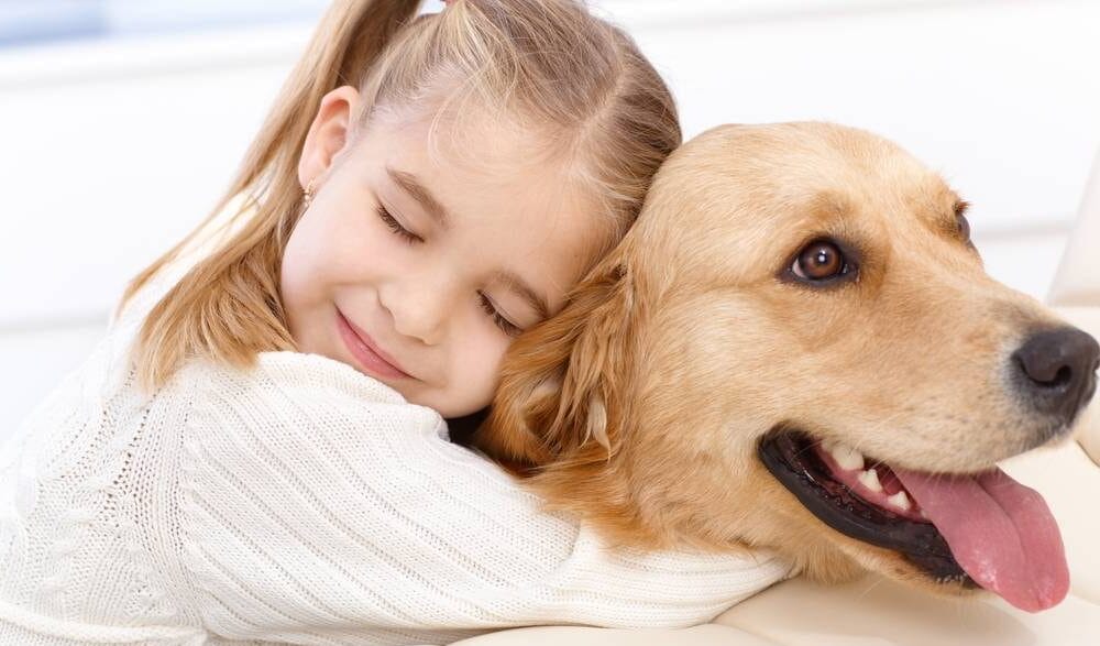 vínculo con nuestra mascota niña